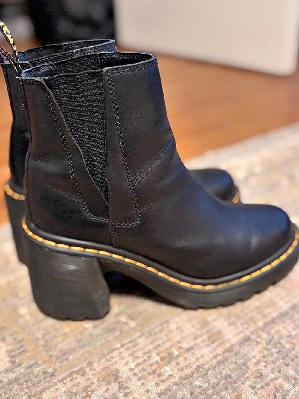 Dr. Martens Spence Leather Flared Heel Chelsea Boots Black - Picture 3 of 11